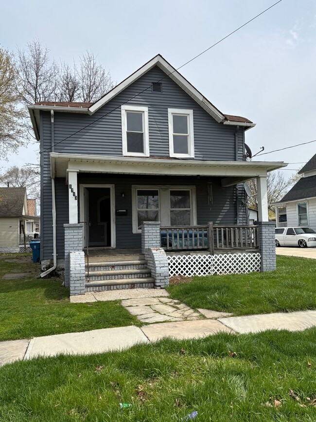 property at 1713 Oakdale Ave