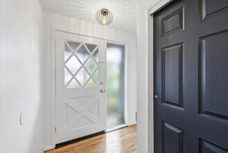 2500 Alma Dr in Medford, OR - Building Photo - Building Photo