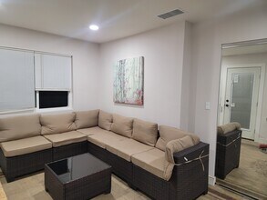 20354 Laguna Canyon Rd, Unit End Unit apartment in Laguna Beach, CA - Building Photo - Building Photo