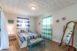 141 California Ave in Cocoa Beach, FL - Foto de edificio - Building Photo