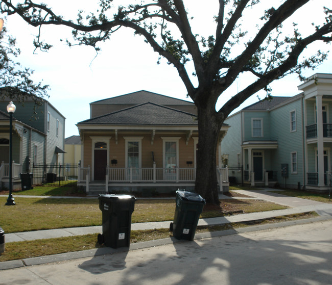 1830 Annunciation St in New Orleans, LA - Building Photo - Building Photo