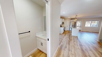 9528-9598 98 Ave in Grande Prairie, AB - Building Photo - Building Photo