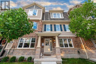 111 Gore Ct in Milton, ON - Building Photo - Building Photo