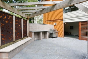 Alderwood Park in Lynnwood, WA - Building Photo