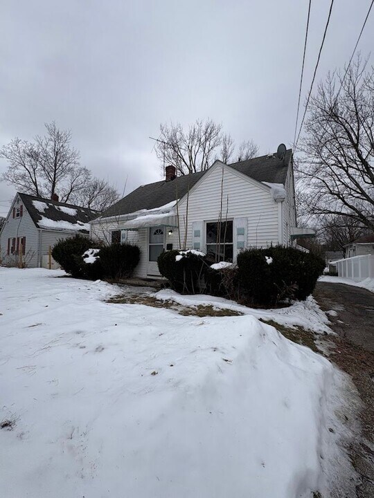 832 Chinook Ave in Akron, OH - Building Photo