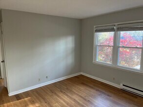125 Atwood Dr in Hendersonville, NC - Building Photo - Building Photo