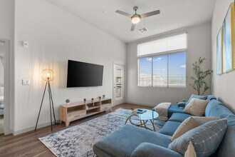 711 W Broadway Rd in Tempe, AZ - Building Photo - Building Photo