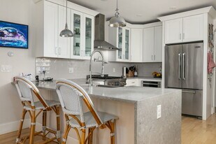 8 Hamilton Rd, Unit #8 in Somerville, MA - Building Photo