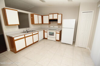 643 Antigua St NE in Palm Bay, FL - Building Photo - Building Photo