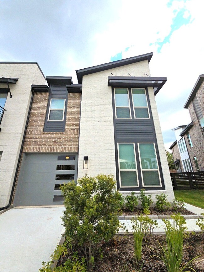 16518 Amber Patina Ln