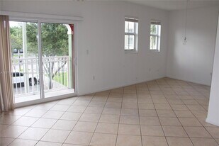 11202 NW 83rd St in Doral, FL - Building Photo