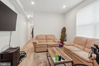 3836 Haverford Ave in Philadelphia, PA - Foto de edificio - Building Photo