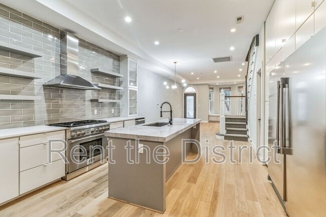 property at 1239 Kenyon St NW