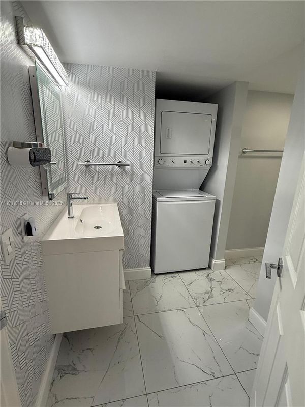 8365 SW 152nd Ave in Miami, FL - Building Photo - Building Photo