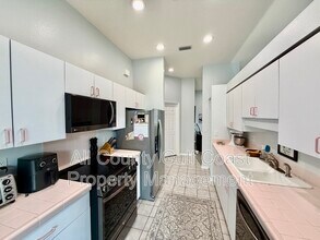 572 Catalina Isles Cir in Venice, FL - Building Photo - Building Photo