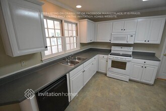 613 Dahlia Way in Acworth, GA - Foto de edificio - Building Photo