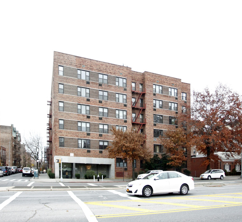 3010 Grand Concourse in Bronx, NY - Foto de edificio