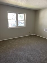 1400 W Jefferson St-Unit -1400 Unit 5 in Washington, IL - Building Photo - Building Photo