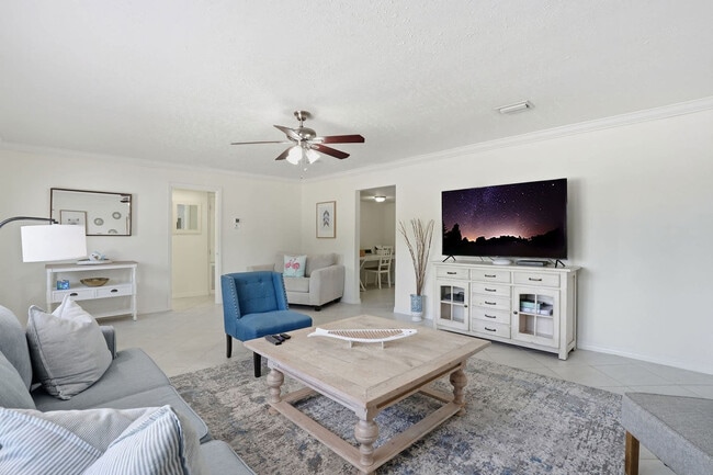 27526 Los Amigos Ln