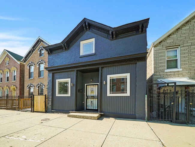 property at 1621 W 19th St