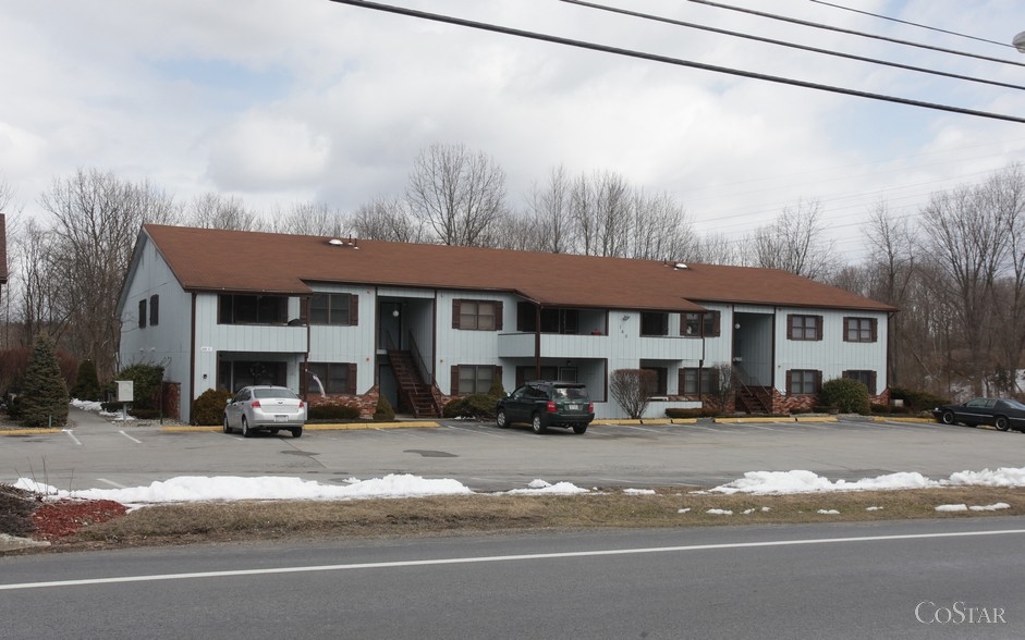 Pleasant Valley Estates in Pleasant Valley, NY - Building Photo