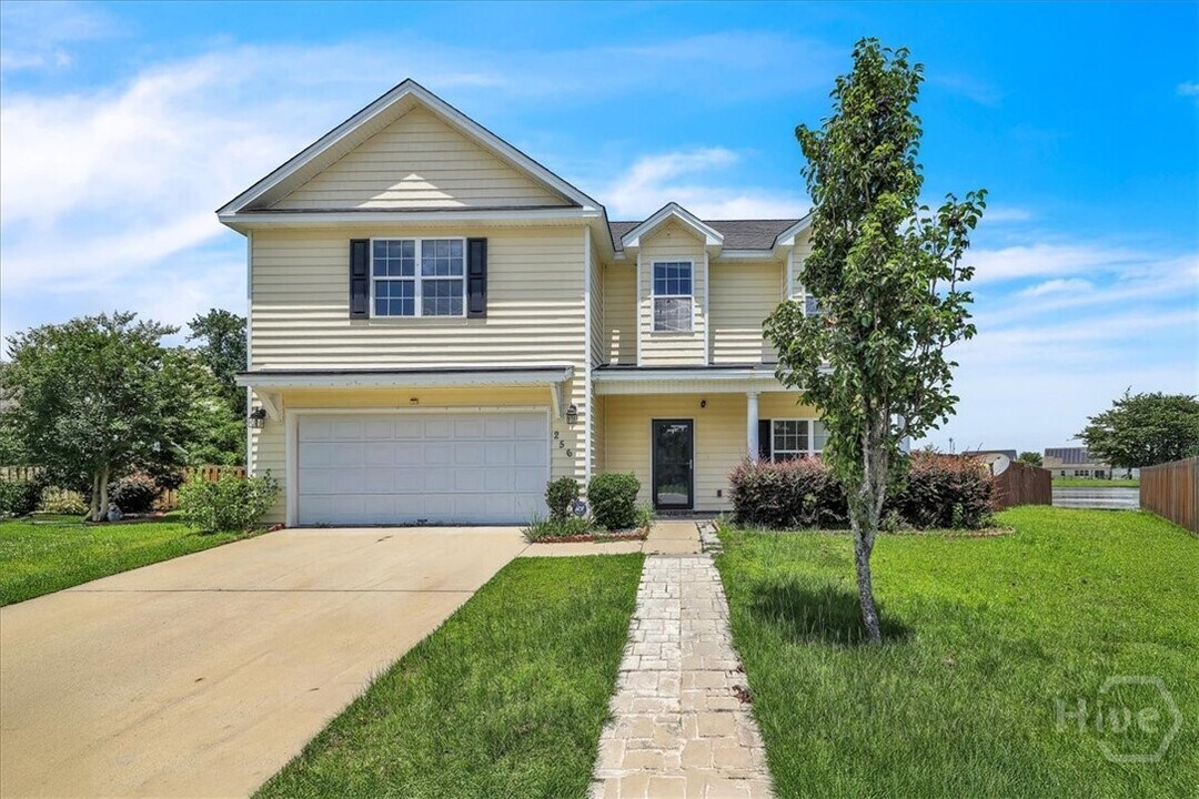 256 Savannah Ln in Richmond Hill, GA - Foto de edificio