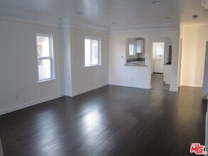 1047 S Wooster St in Los Angeles, CA - Building Photo - Building Photo