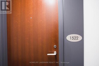160 Flemington Rd in Toronto, ON - Building Photo - Building Photo