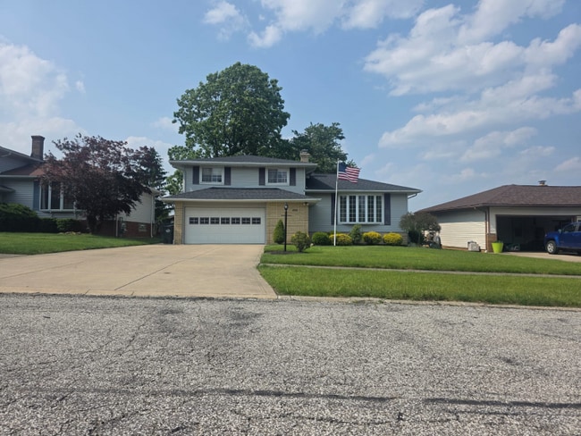 property at 2908 Bowmen Ln