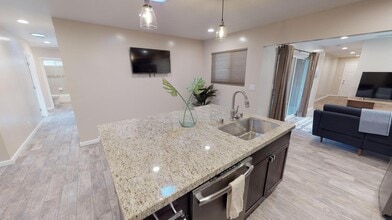 1751 Catalina Blvd in San Diego, CA - Building Photo - Building Photo