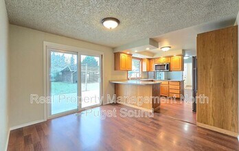 8432 45th Dr NE in Marysville, WA - Building Photo - Building Photo