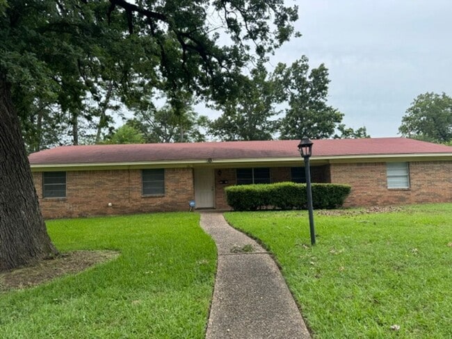 property at 1711 Hyacinth Dr