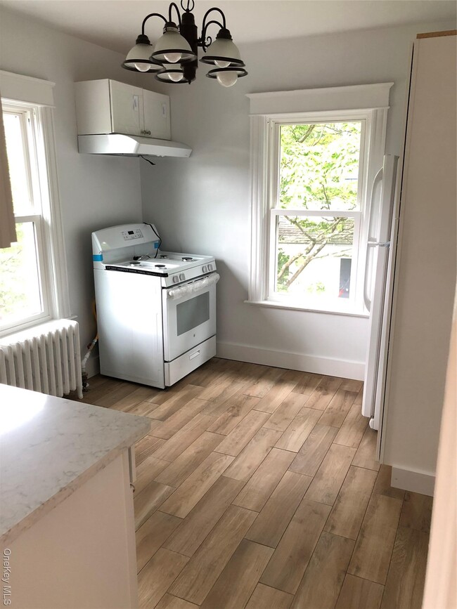 227 Washington Ave in Pleasantville, NY - Building Photo - Building Photo