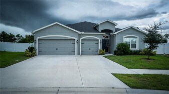1109 Montgomery Ln in Polk City, FL - Building Photo