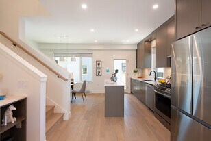 1442 E 30th Ave in Vancouver, BC - Building Photo