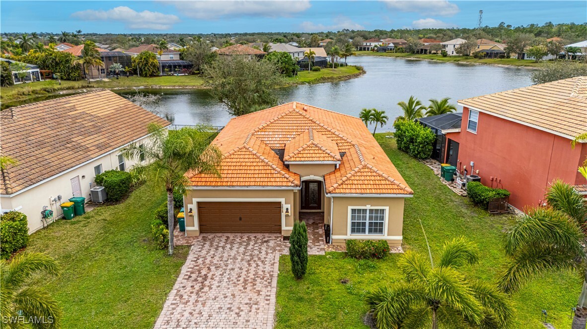 2828 Inlet Cove Ln W in Naples, FL - Building Photo