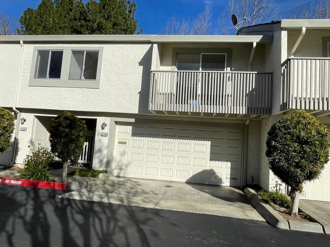 property at 20194 Northglen Sq