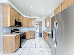 3235 Falcon Point Dr in Kissimmee, FL - Building Photo - Building Photo