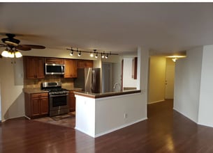 3252 Cypress Ct, Unit 3252 in Monmouth Junction, NJ - Foto de edificio - Building Photo