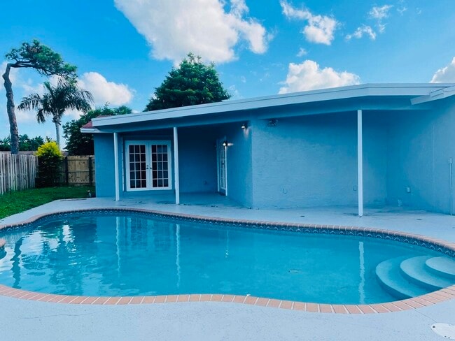 1775 SW 8th St in Boca Raton, FL - Building Photo - Building Photo