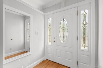 528 N Wagner Ave in Mamaroneck, NY - Building Photo - Building Photo