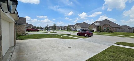 9534 Meghan Heigts Dr in Highlands, TX - Building Photo - Building Photo