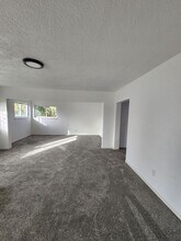 39393 Crawfordsville Dr in Sweet Home, OR - Building Photo - Building Photo