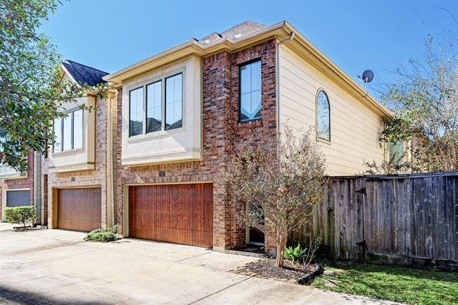 321 Cage St in Houston, TX - Building Photo - Building Photo