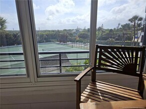 1357 NE Ocean Blvd, Unit 312 in Stuart, FL - Foto de edificio - Building Photo
