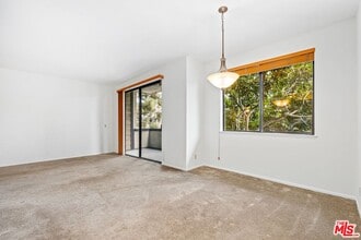 306 Bora Bora Way in Marina Del Rey, CA - Building Photo - Building Photo