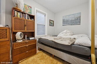 2531 W Lyndale St in Chicago, IL - Building Photo - Building Photo