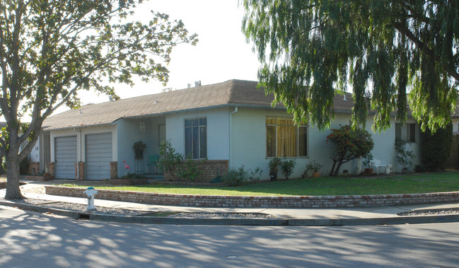 524-528 E McKinley Ave in Sunnyvale, CA - Foto de edificio - Building Photo