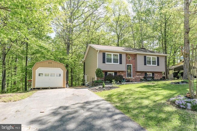 property at 704 Candle Ridge Ct