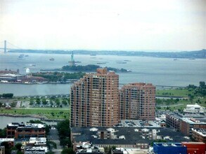 88 MORGAN St, Unit 3207 in Jersey City, NJ - Foto de edificio - Building Photo
